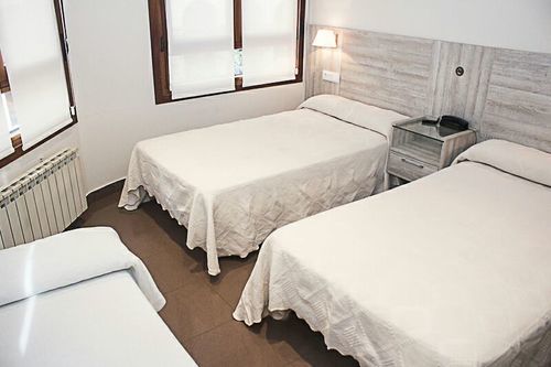 Playa Poniente Hotel 2*